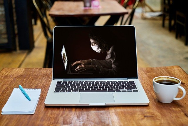 Desk Laptop Coronavirus Coffee - Candid_Shots / Pixabay