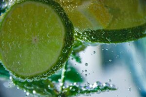 Refreshment Lime Mint Mineral Water  - lizzymay / Pixabay